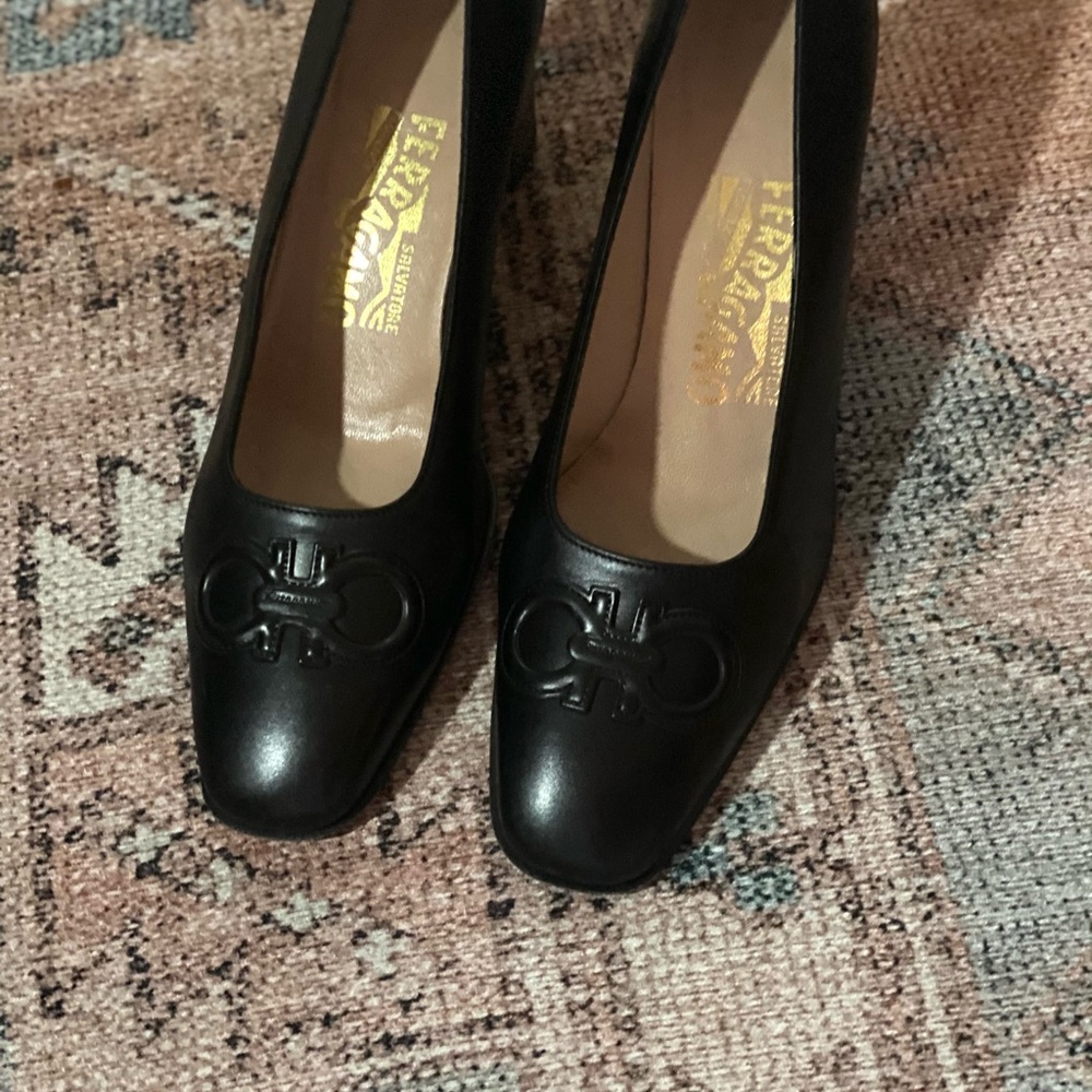 Salvatore Ferragamo Vara Pump